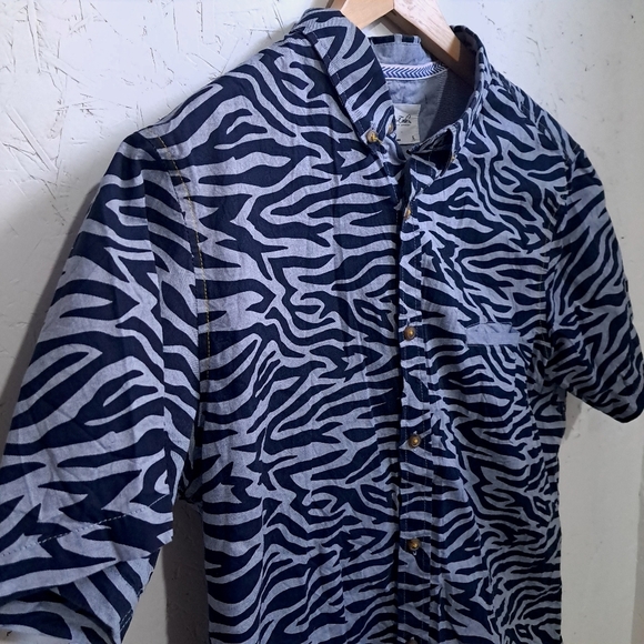Sovereign code |Men's Zebra Print Shirt - Black and blue - Picture 2 of 10
